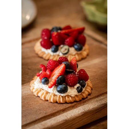 Tarte cu Fructe de Pădure și Cremă de Vanilie